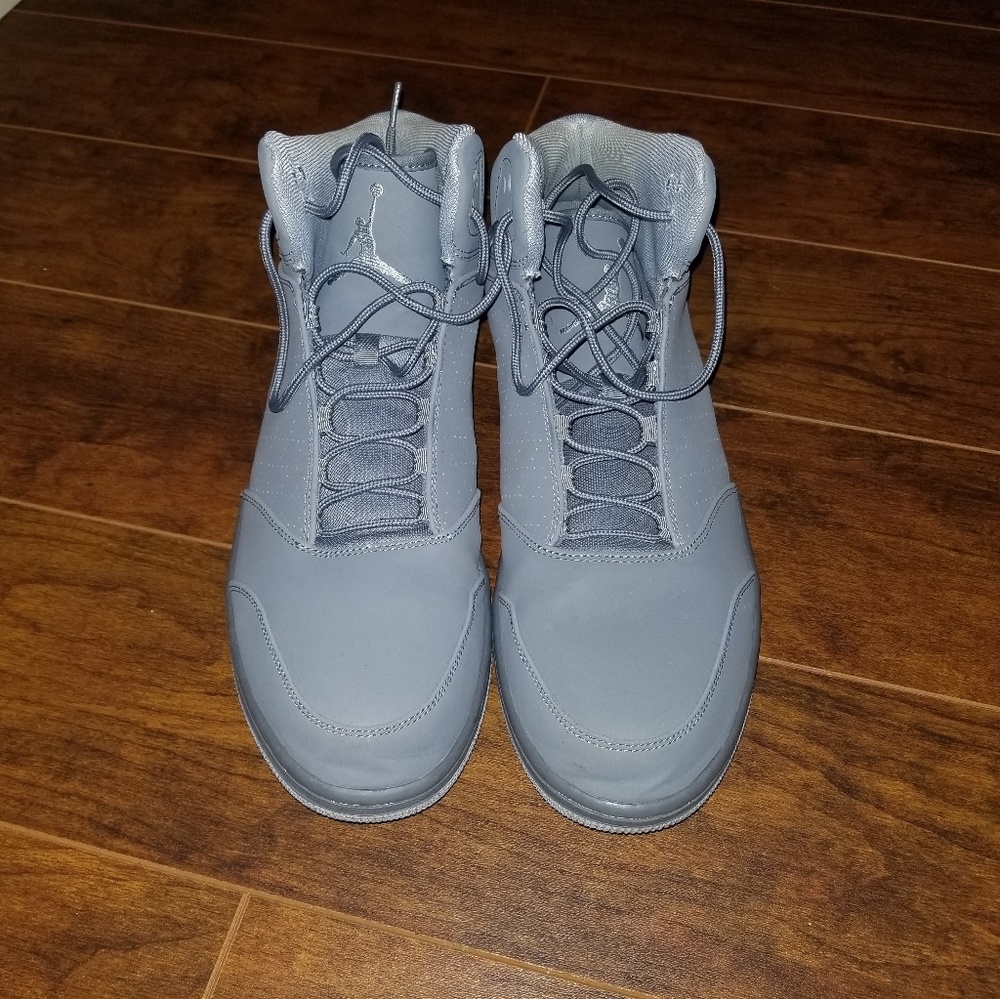 Gray jordans size 13